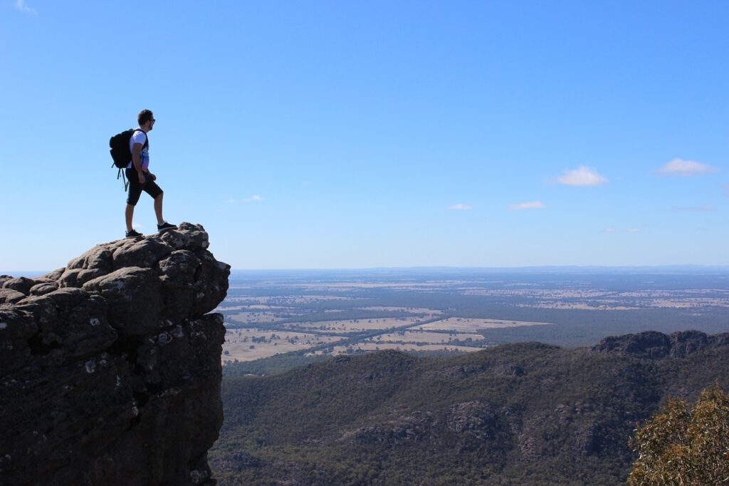 backpack, scenic, hiking-1381727.jpg